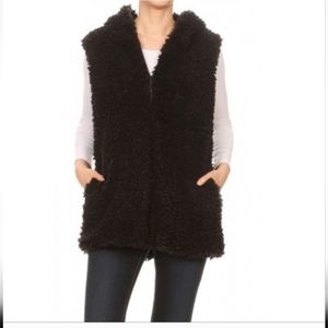 C-Mode Plush Faux Fur Hooded Black Vest L/XL Women's L/XL Zipper 100% Polyester
